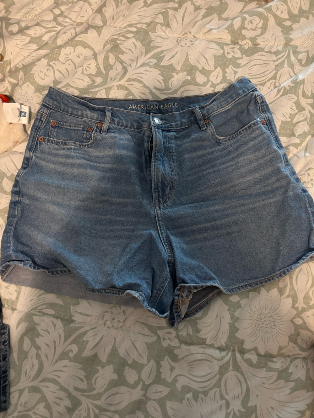 American Eagle Outfitters Blue Denim Women’s Shorts size 16